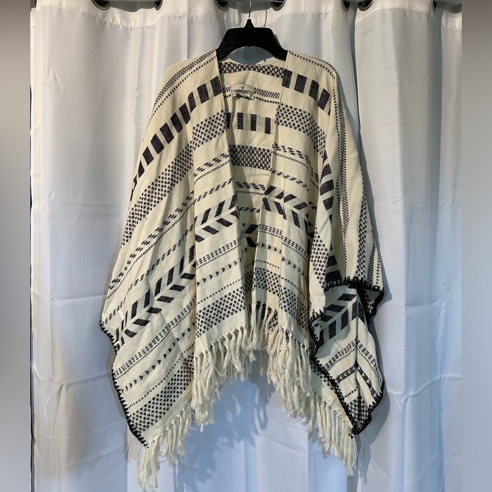 Shrug/Poncho - Cream/Black